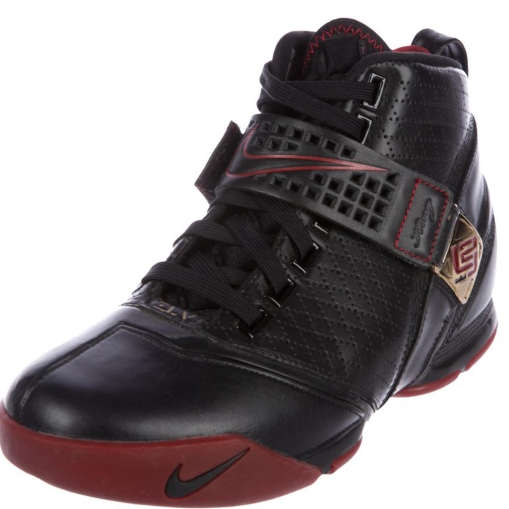 Nike Zoom LeBron V Sneakers